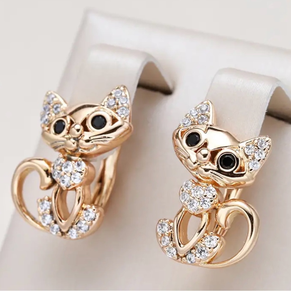NWT 1 pair Golden Cute Cat Earrings